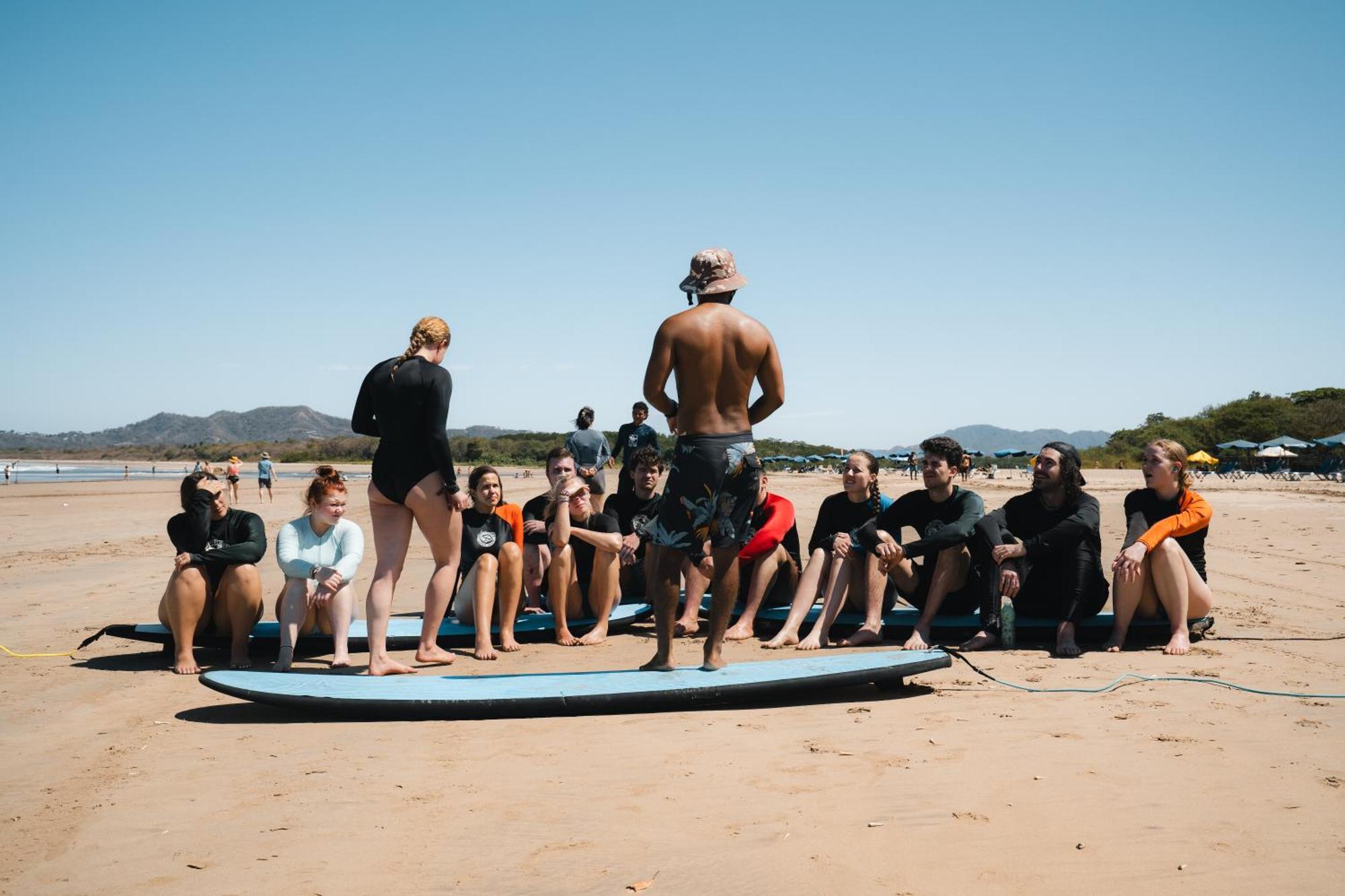Iguana Surf Camp Hotel Tamarindo Buitenkant foto